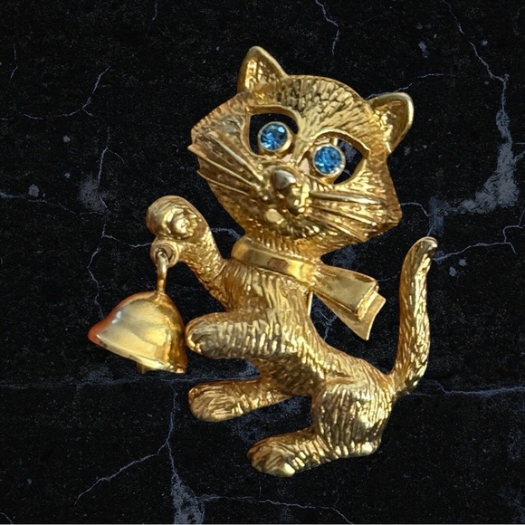 Vintage 1970s Avon Cat Brooch with Blue Rhinestone‎ Eyes & Dangling Bell - Picture 7 of 7